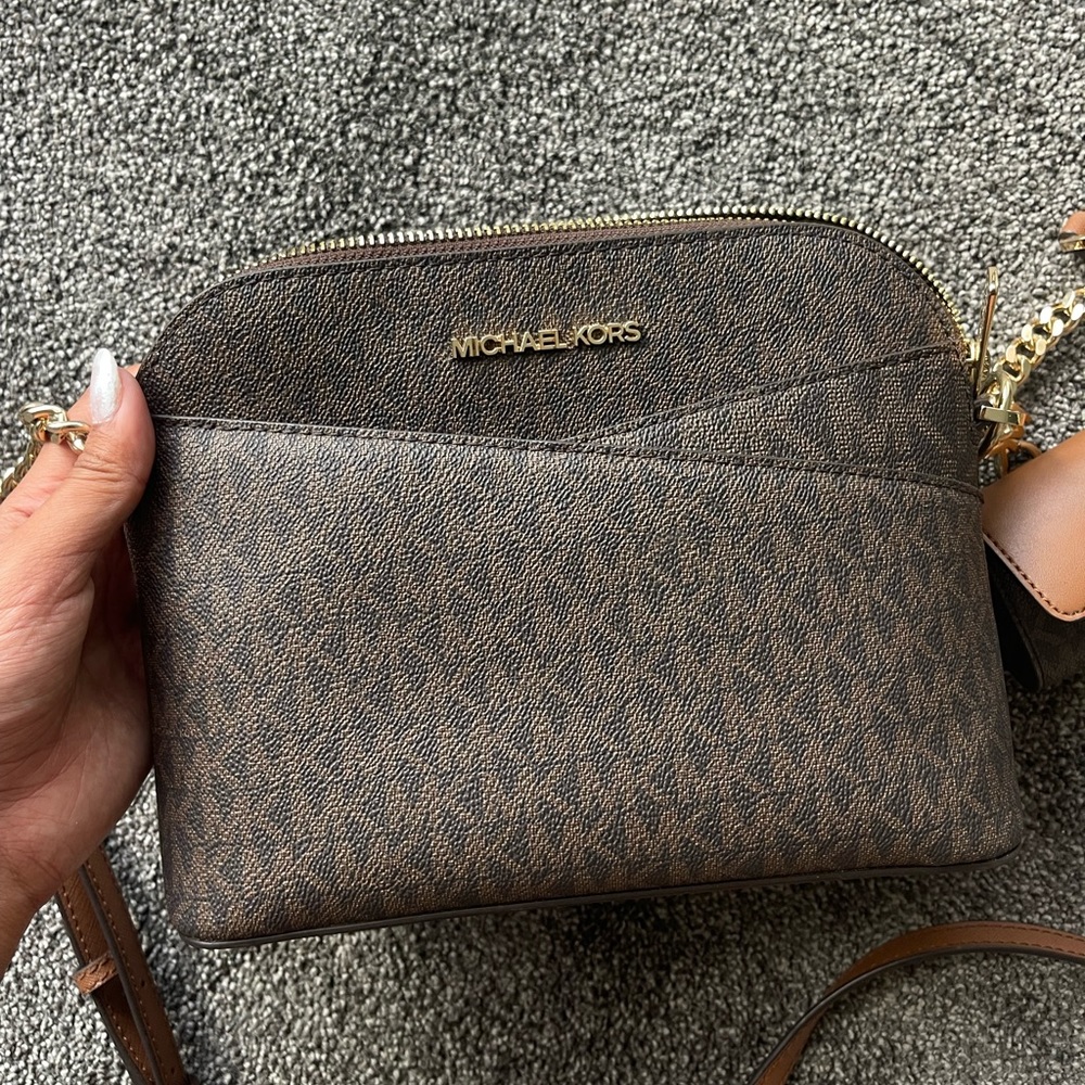 MK Cross body w/ wallet & airpod case